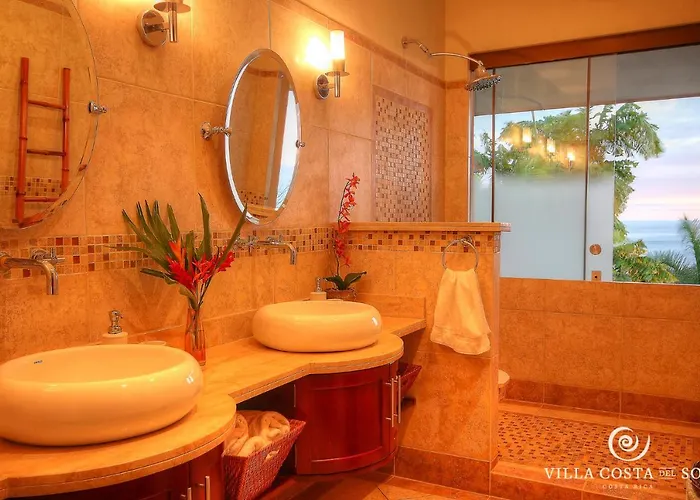 Luxury Ocean View Villa, Breakfast, Shuttle & 5-Star Service Included Sámara