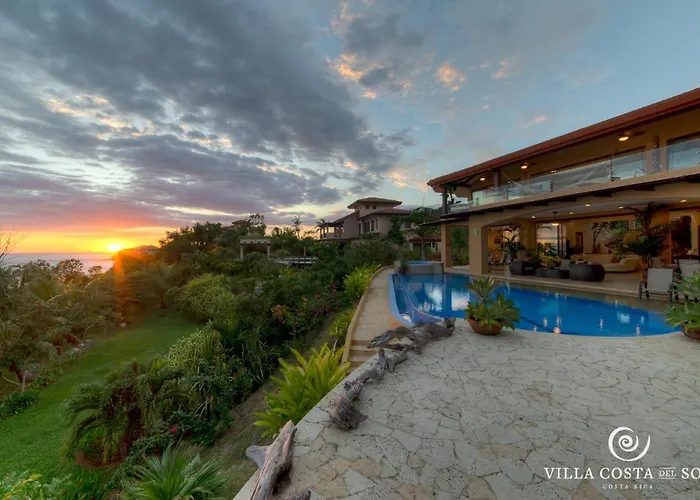 Villa Luxury Ocean View Villa, Breakfast, Shuttle & 5-Star Service Included Sámara