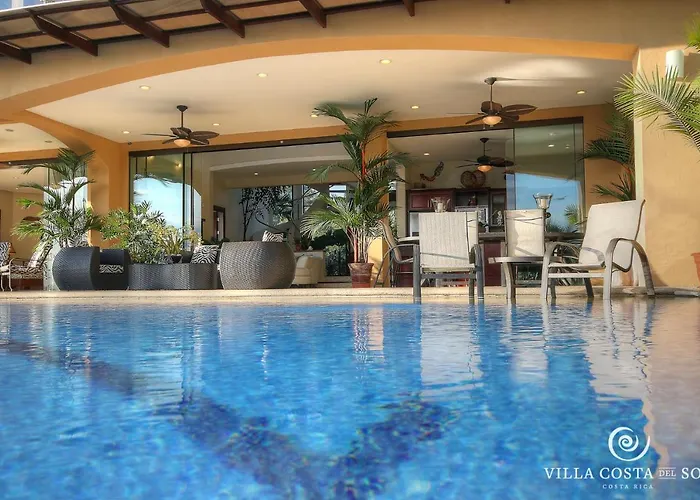 Luxury Ocean View Villa, Breakfast, Shuttle & 5-Star Service Included Sámara