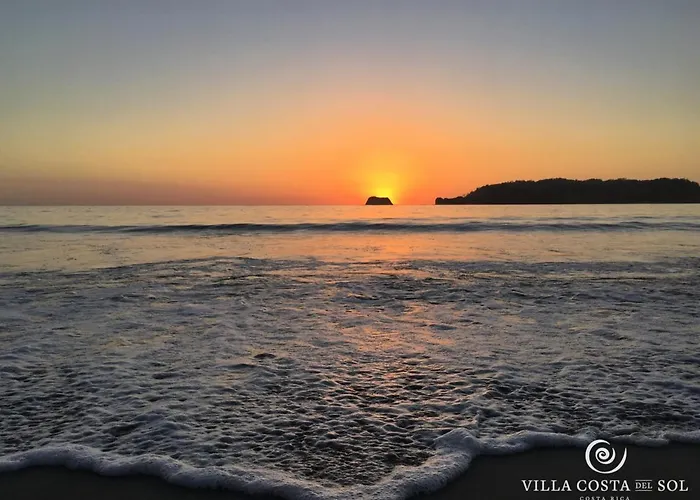 Luxury Ocean View Villa, Breakfast, Shuttle & 5-Star Service Included Sámara
