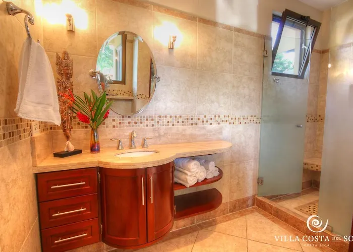 Villa Luxury Ocean View Villa, Breakfast, Shuttle & 5-Star Service Included Sámara
